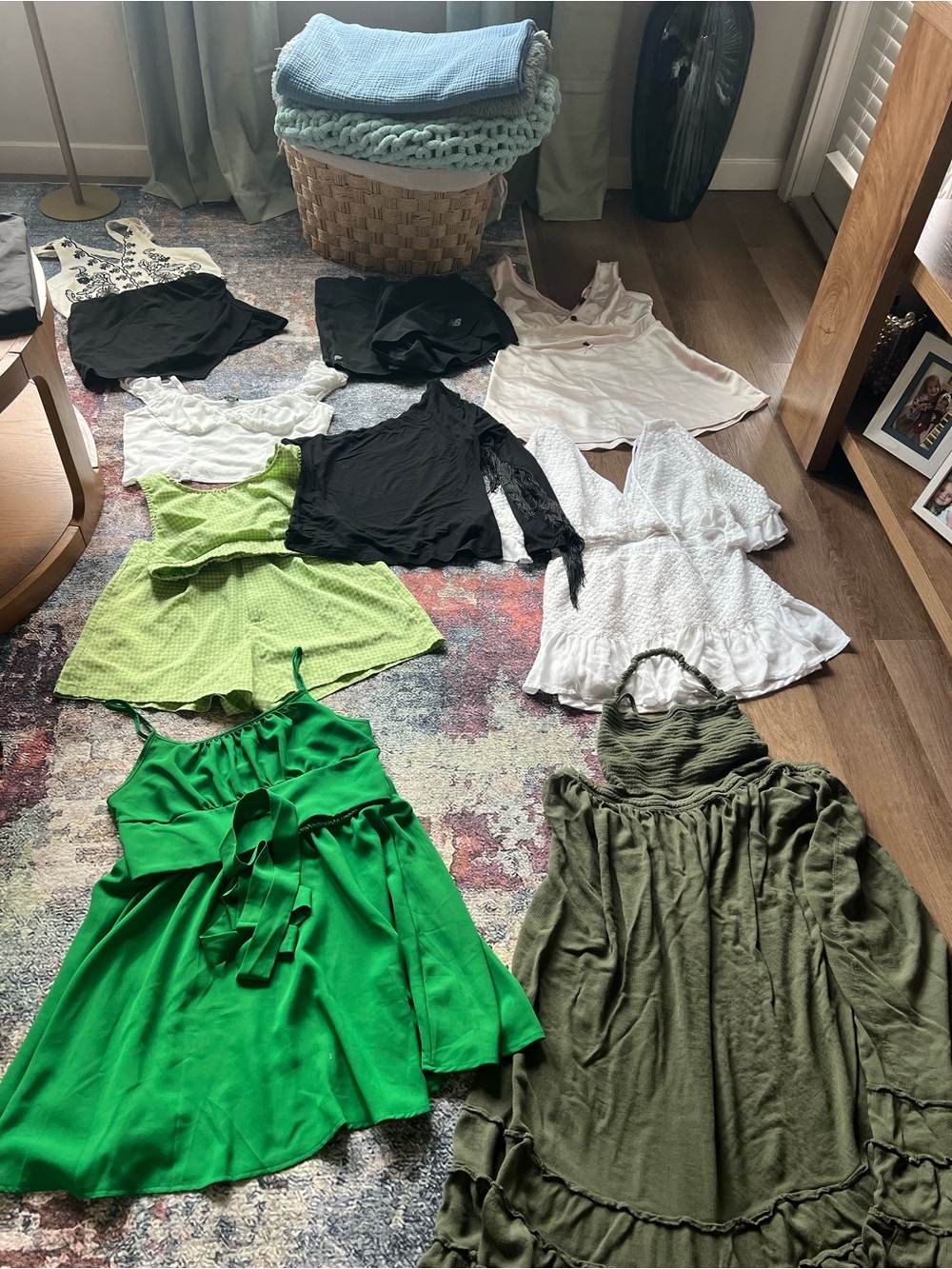 20 pieces XL women’s lot.Universal threads, Jessica Simpson, Wild Fable&more